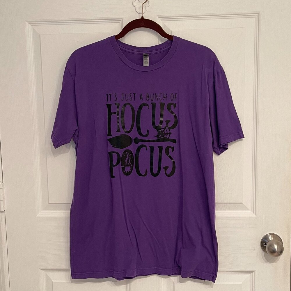 2/$10 Women's Hocus Pocus shirt Disney